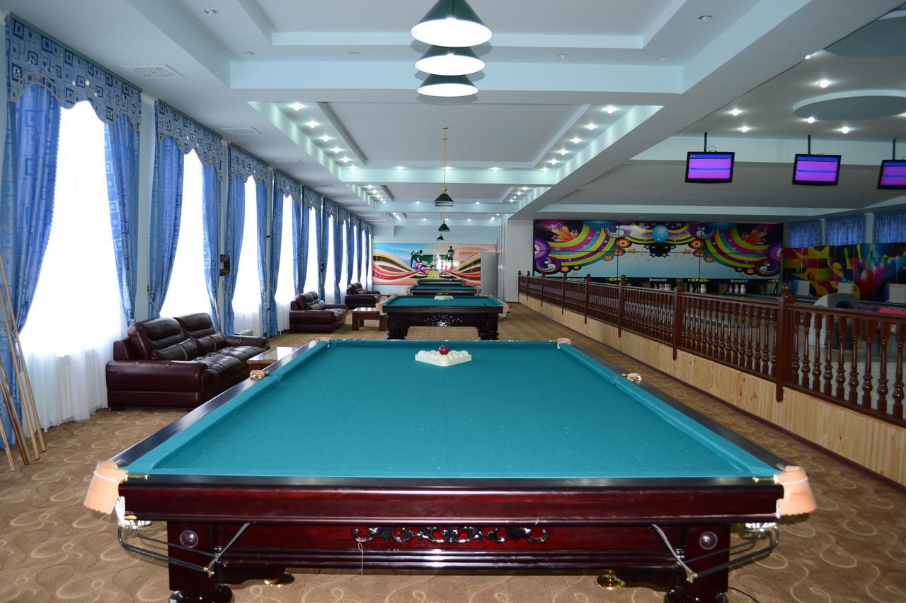 Bahoriston Hotel Guliston Buitenkant foto